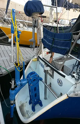 Robust stainless steel construction of the main frame