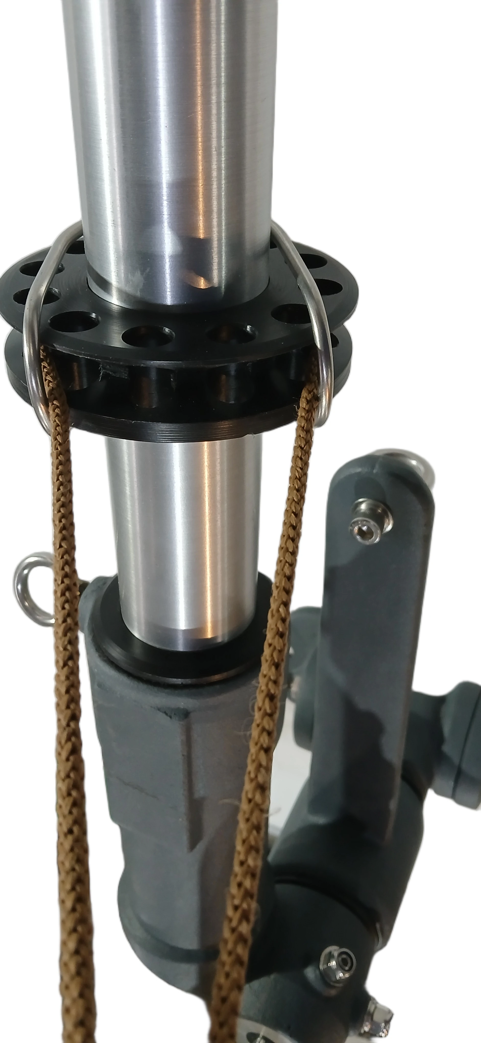 Blade pivot capacity of the S 470 in raised position